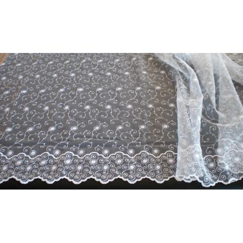 Záclona organza s výšivkou Sluníčka 120 bílá
