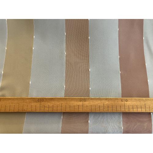 Bílá voálová záclona s lososovými pruhy