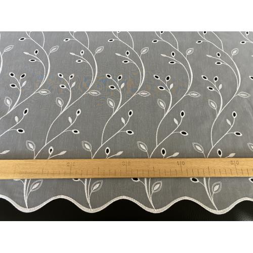 Bílá vyšívaná záclona Madeira V2509/150